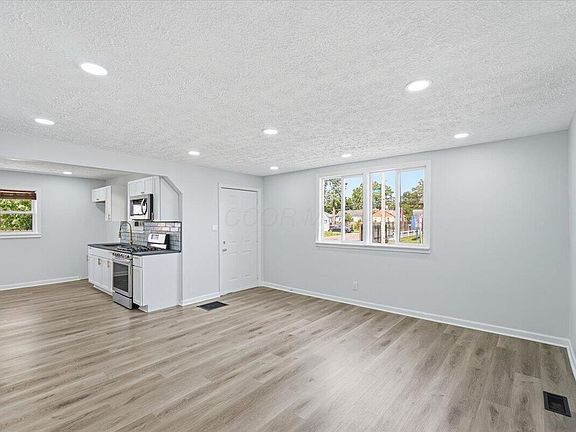 2nd image of 2261 Hamilton Ave