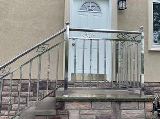 90 Sandalwood Dr, Staten Island, NY 10308