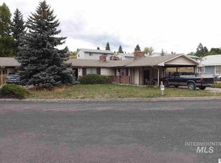 910/912 E Vandal Dr, Moscow, ID 83843