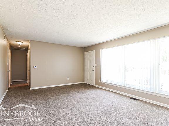 4th image of 2406 Baywood St
