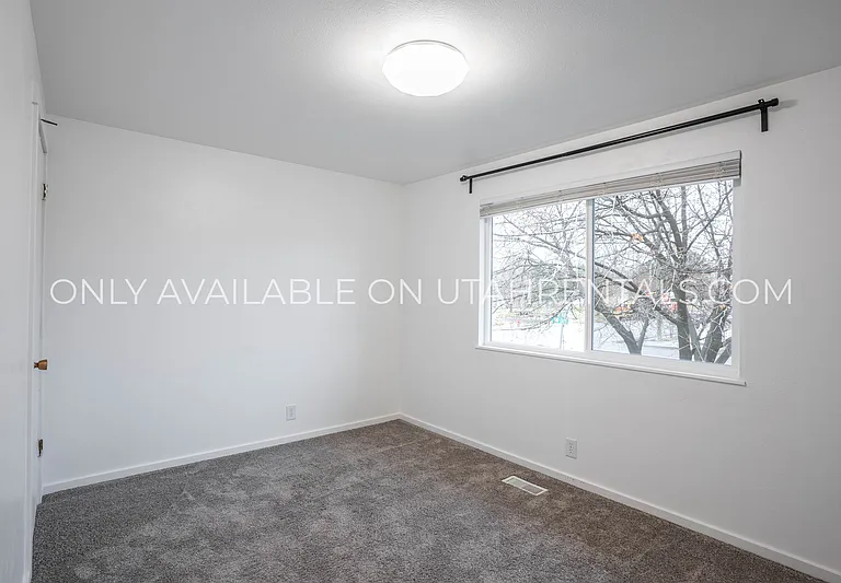 893 N 500 E — Photo 7