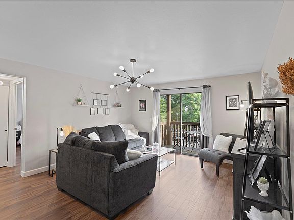 4th image of 1021 Adworth Dr APT G