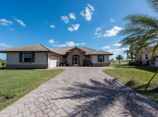 18018 Royal Tree Pkwy, Naples, FL 34114