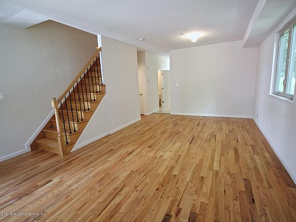 4th image of 29 Apricot Ct