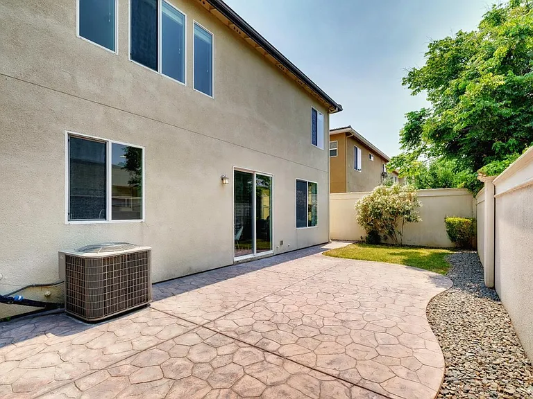 1867 Silk Wood Ln — Photo 8