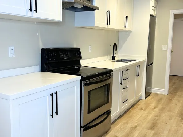 30 Oak Park Cres #Basement, Vaughan, ON L6A 0B3