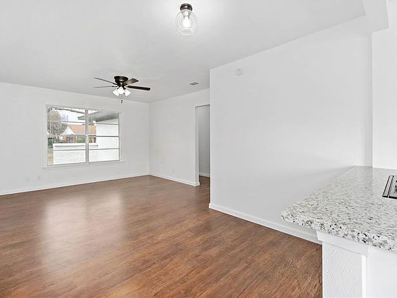 5th image of 10442 Southport Dr