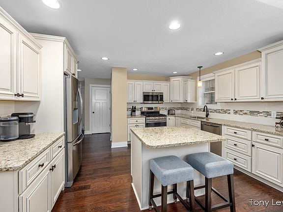 5th image of 10191 E Crossroads Cir SE #27