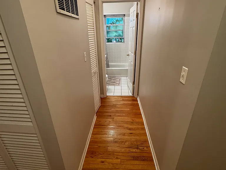 1050 W Dakin St — Photo 13