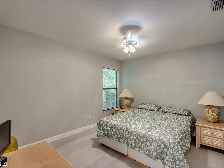 15472 Admiralty Cir #2 — Photo 36