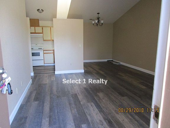 4th image of 905 Villa Ter