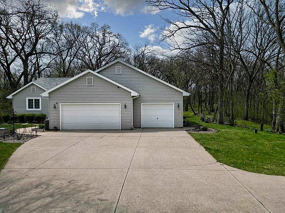 2nd image of 2049 W Glenmoor Ln