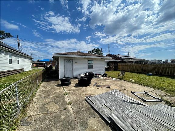 5th image of 7520 Berg St