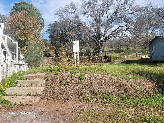 3rd image of 878 Sequoia Cir