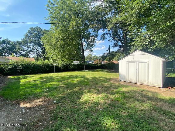 5th image of 8468 Southaven Cir W