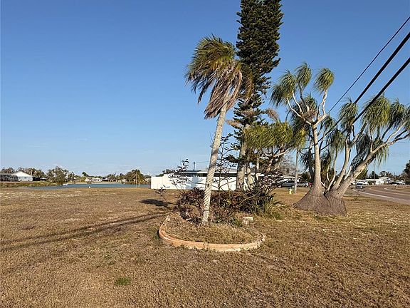 4th image of 303 SHAMROCK BOULEVARD LOT 606