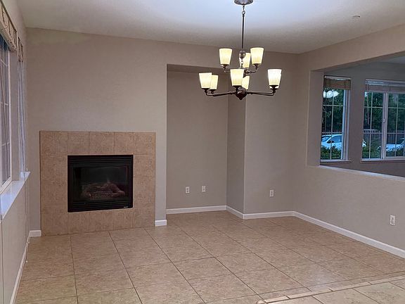 5th image of 2090 Sierra View Cir Unit 3