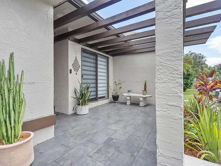 1581 NW 98th Way #1581 — Photo 7