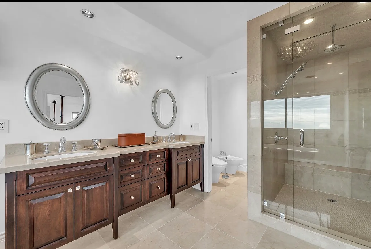 6 bed, 7907 sqft, $21,980 — Photo 4