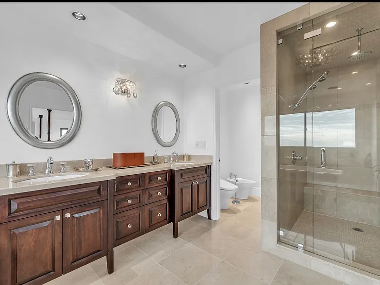 1525 Errigal Pl — Photo 4