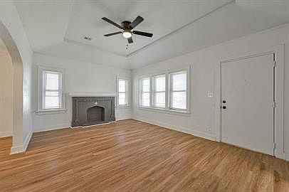 4th image of 2209 N Bath Ave