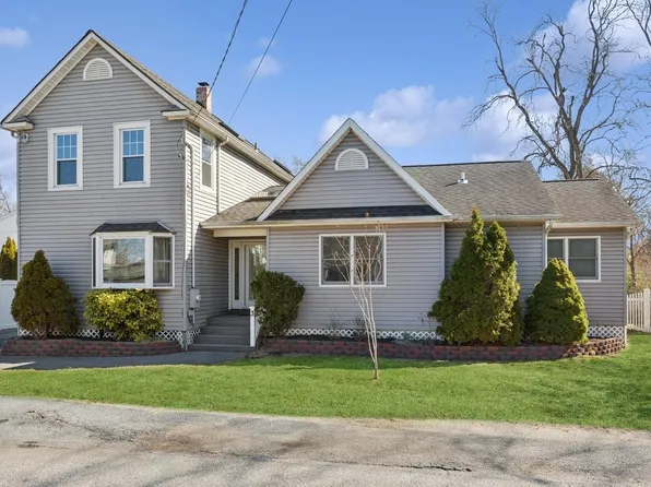 3 Charles Avenue, Islip Terrace, NY 11752