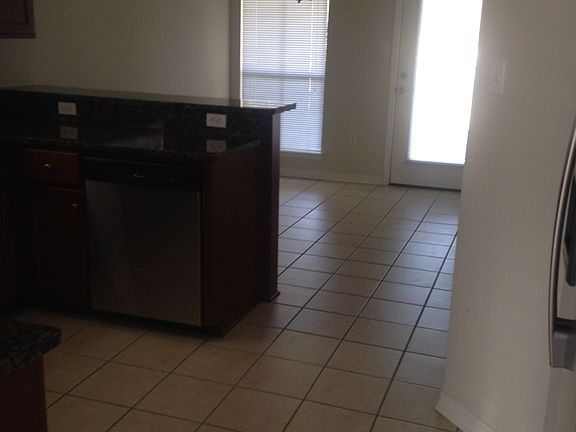 5th image of 318 Twin Lakes Blvd