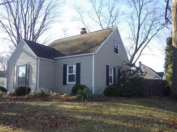 2nd image of 254 Mission Dr