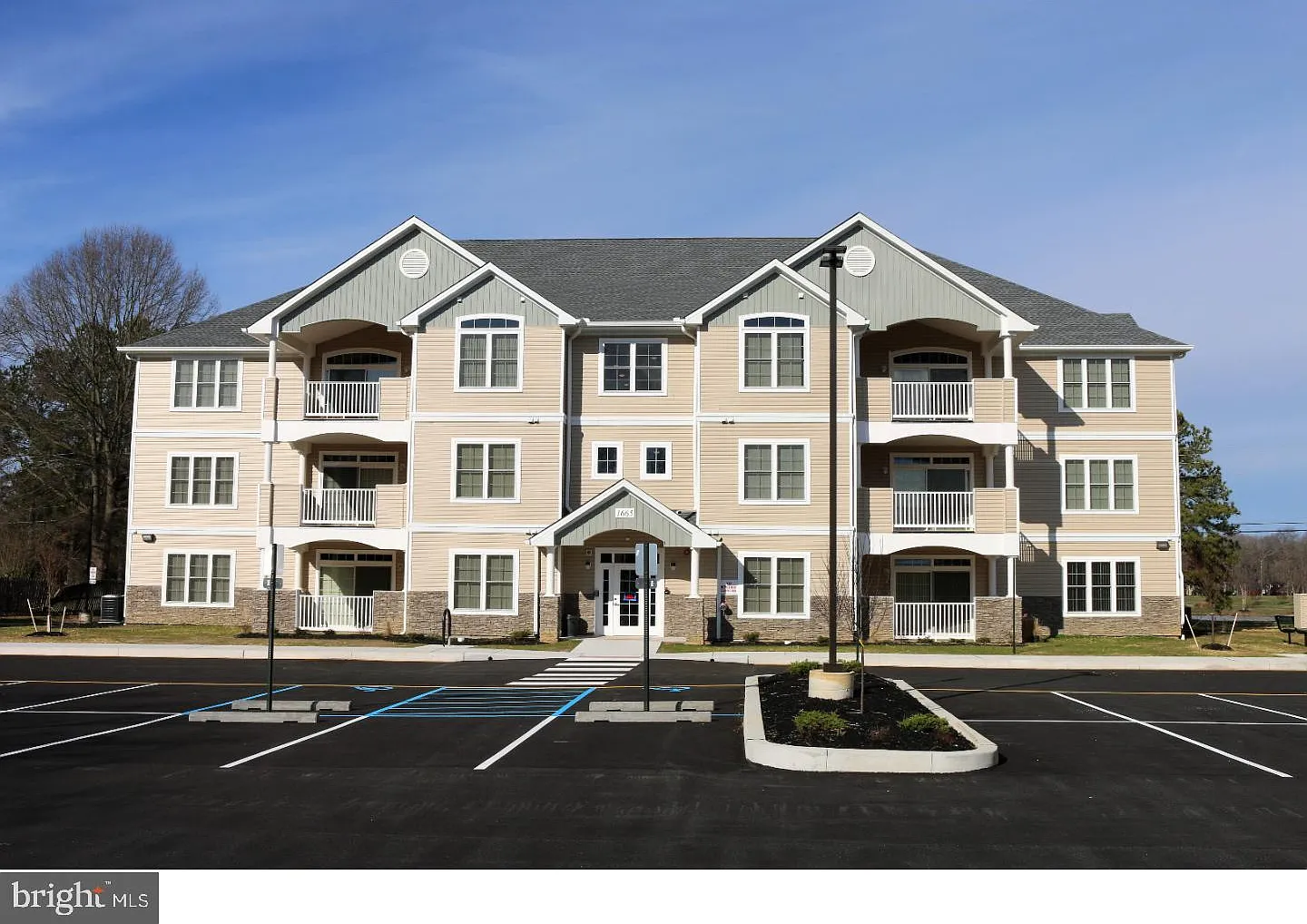 2 bed, 1500 sqft, $1,650 — Photo 1