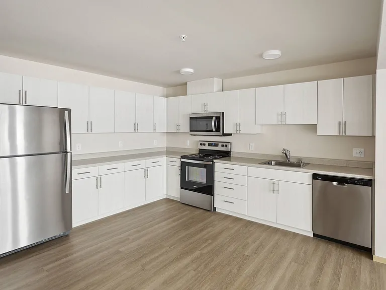 Four Corners Apartments — Photo 20