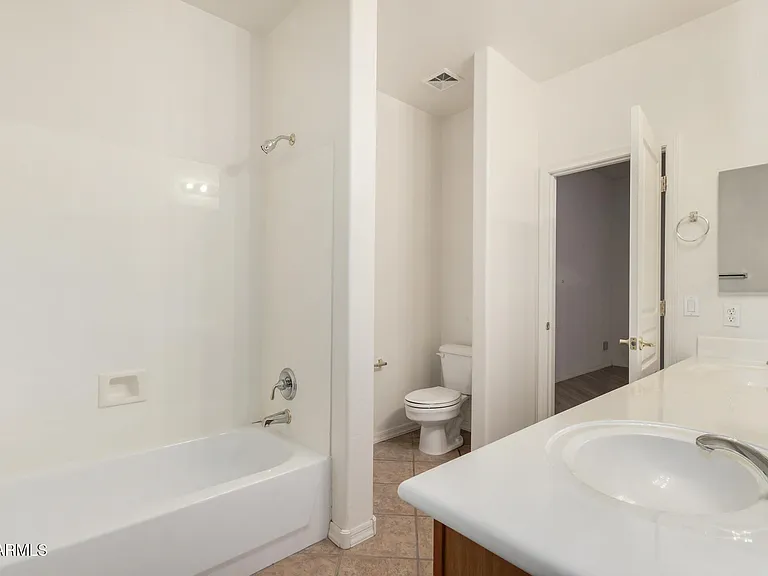 1203 E Kramer Cir — Photo 32