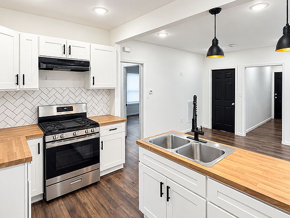 3rd image of 210-212 Goldsmith Ave #1