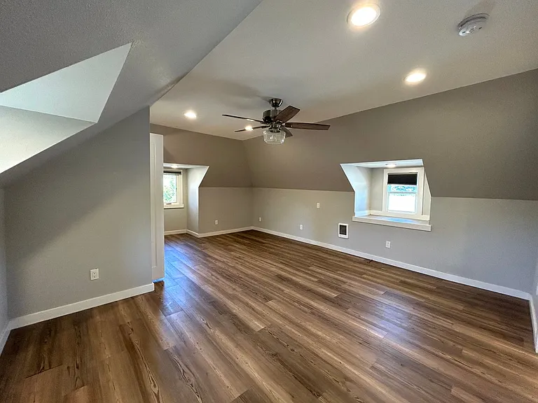 302 S Anderson St — Photo 13