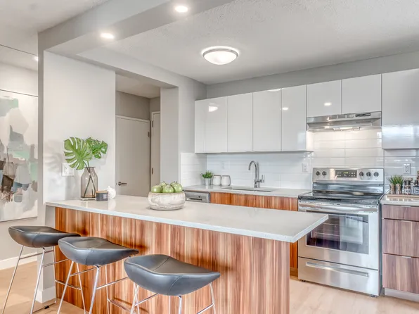 930 15th Ave SW, Calgary, AB T2R 0S4