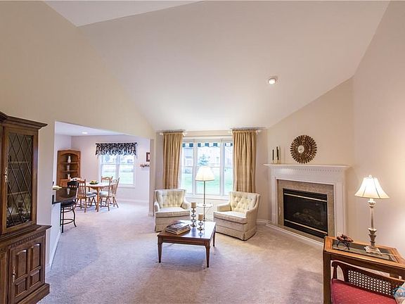 5th image of 26305 Stillwater Dr