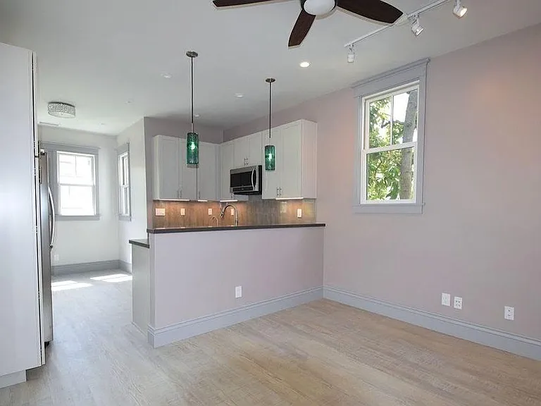 1216 Sanchez St — Photo 4