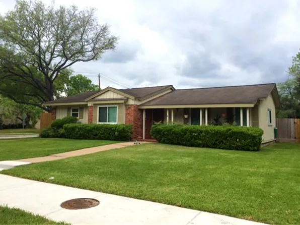 9018 Silver Spring Ln, Houston, TX 77025