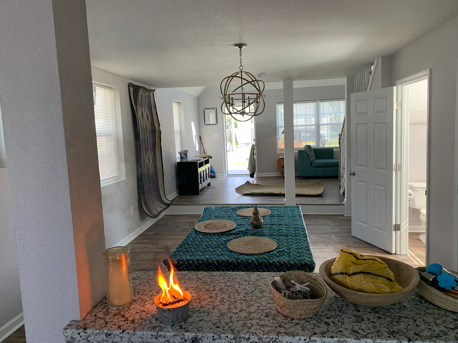 1 bed, 1600 sqft, $2,200 — Photo 2