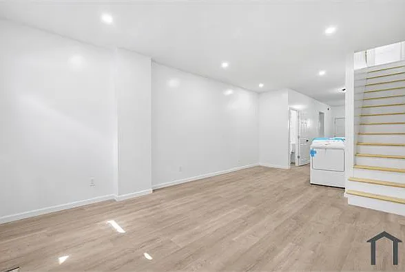 3 bed, $2,000 — Photo 3