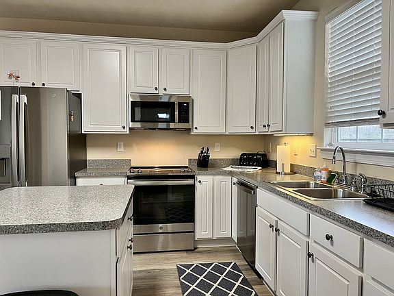 5th image of 400 Terrace Ave