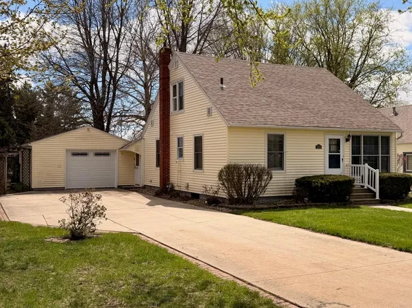 1034 Hawley St, Jesup, IA 50648