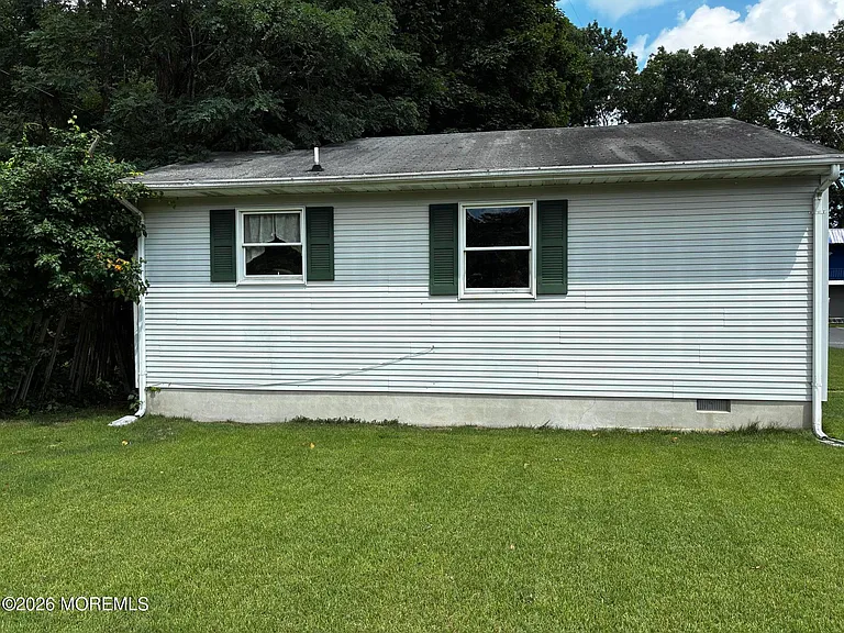 1023 Atlantic City Blvd — Photo 2