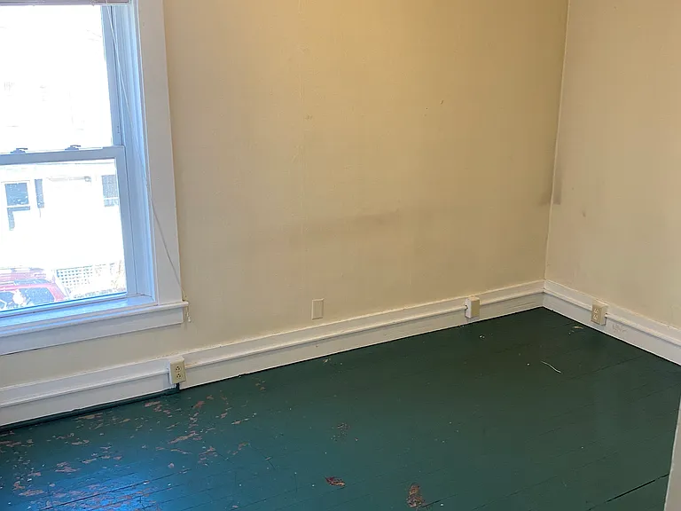 31 Foss St #1 — Photo 2