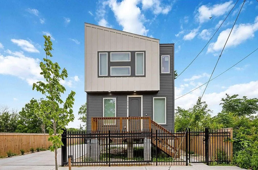 2 bed, 2.5 bath, 1000 sqft, $2,300 — Photo 1