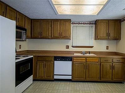5th image of 8008 Valley Farms Ct