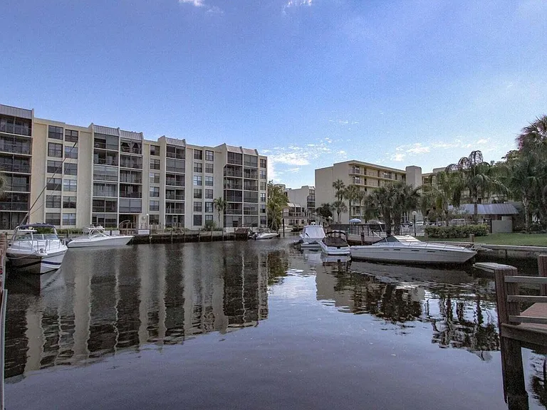 11 Royal Palm Way #1040 — Photo 25