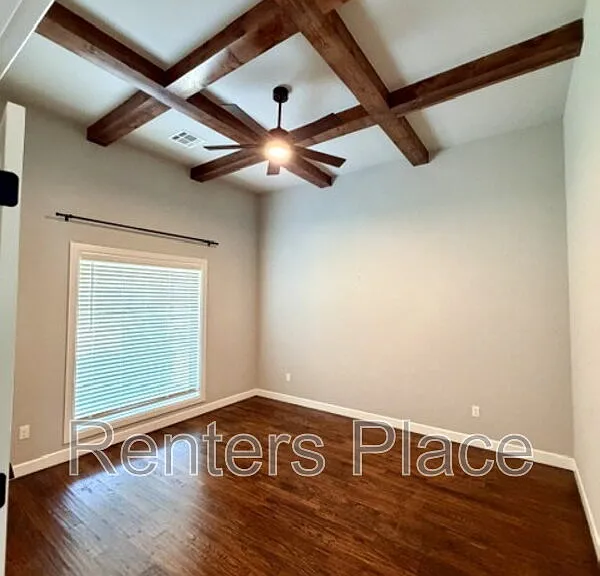 803 E Delmar Pl — Photo 3