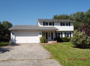 506 Hillcrest Ln, Lindenhurst, IL 60046
