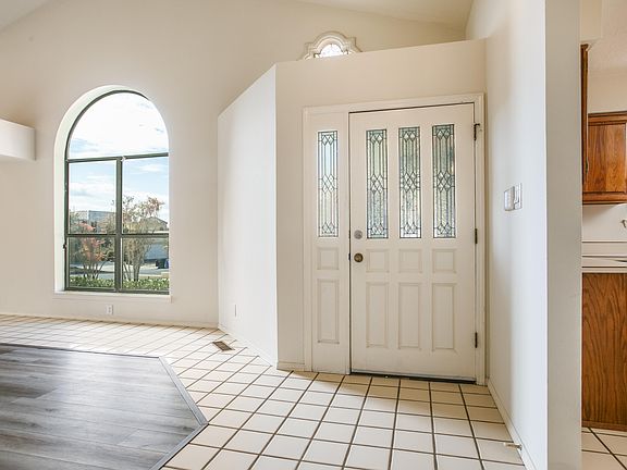 3rd image of 10721 Malaguena Ln NE