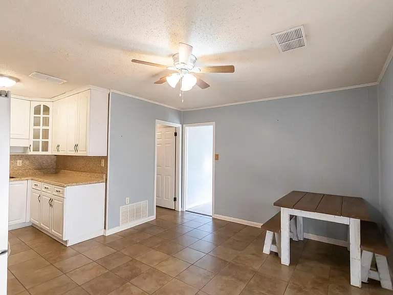 130 Country Club Dr — Photo 25